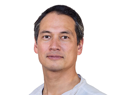 Januschowski-in-weiss440x330